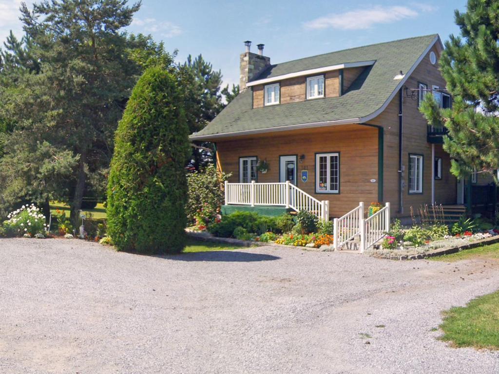 Gite La Halte Du Verger Bed And Breakfast Rivière-du-Loup Zewnętrze zdjęcie