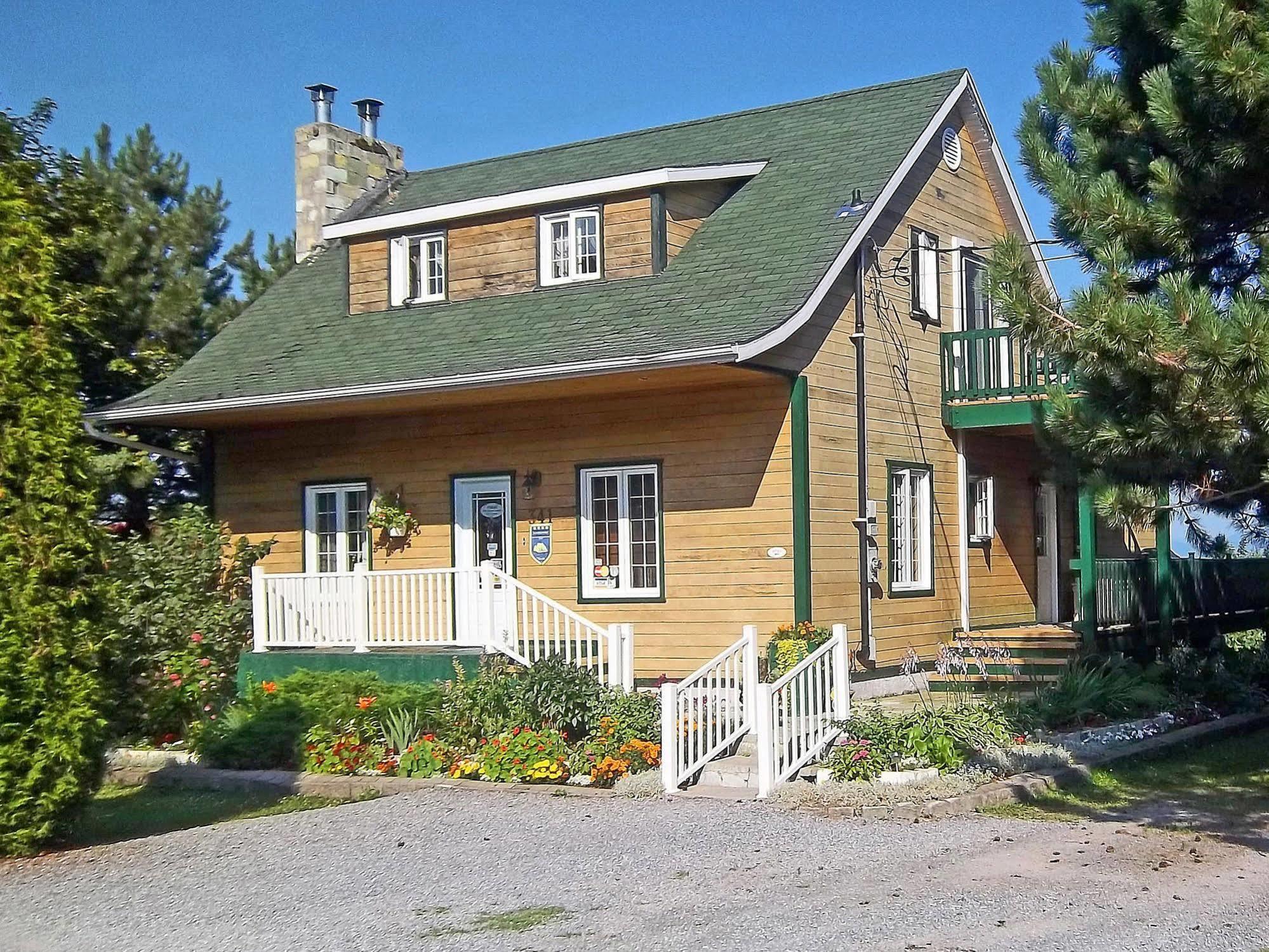 Gite La Halte Du Verger Bed And Breakfast Rivière-du-Loup Zewnętrze zdjęcie